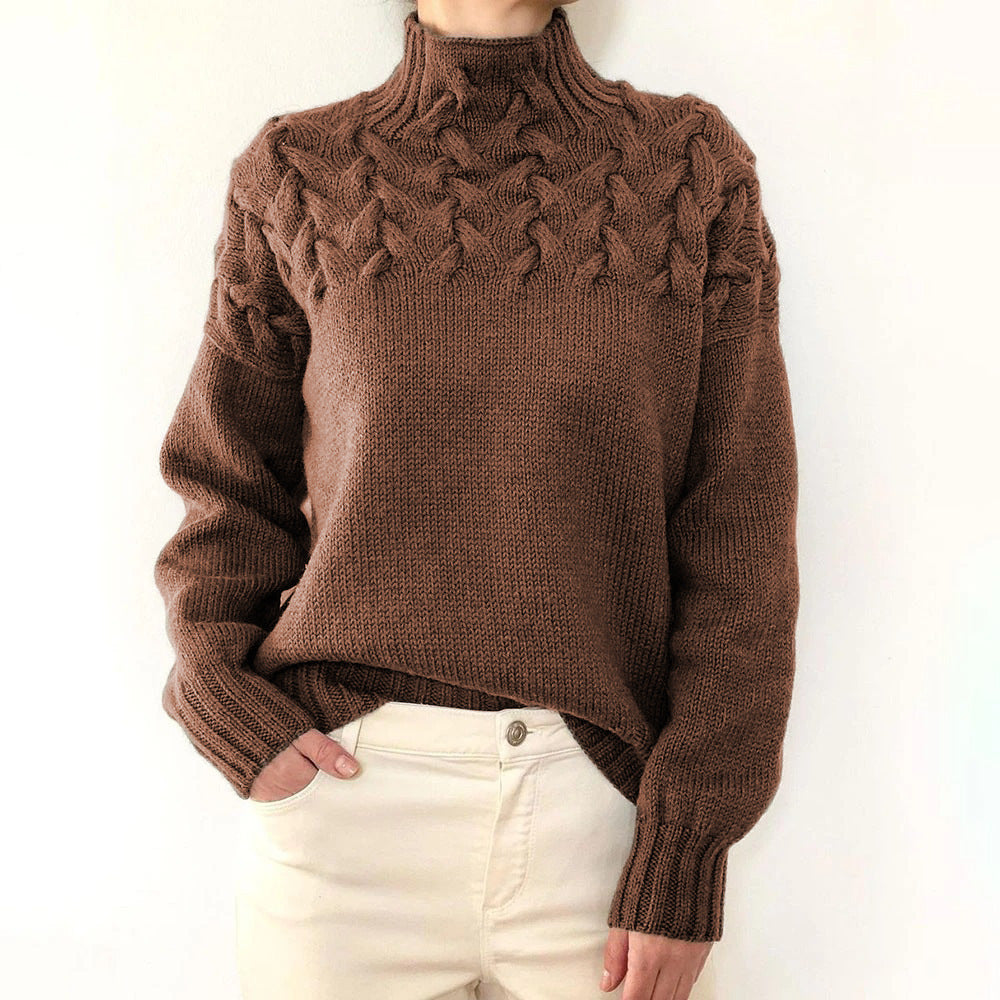 Pull roulé bleu ciel Danoir Paris Talbot, élégant et chaud, en laine douce, porté sur un mannequin.