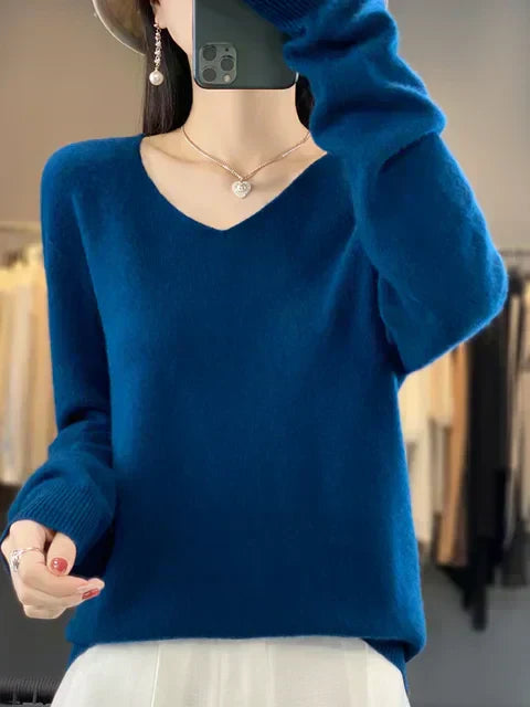 Pull ample en laine Adèle de Danoir Paris, coloris vert, en taille XS, porté sur mannequin, style décontracté et chaud.