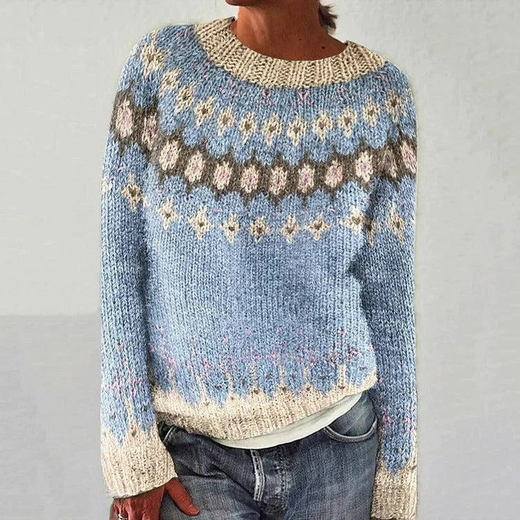 Pull en cachemire rose Petra de Danoir Paris, élégant et doux, porté sur un mannequin, détails de texture visibles.
