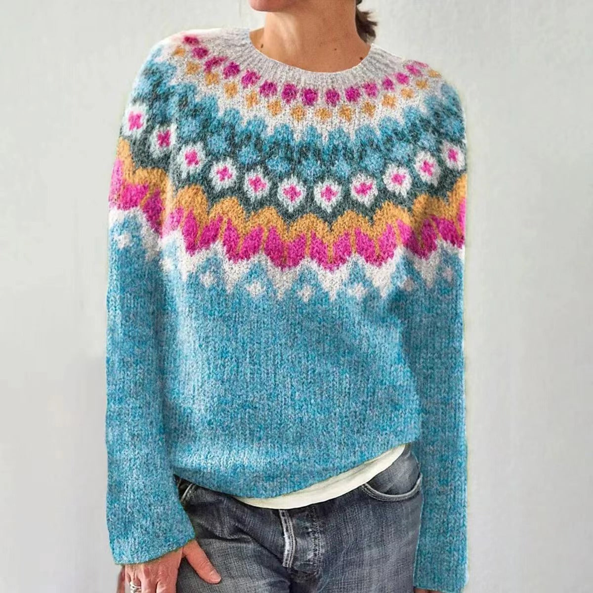Pull en cachemire rose Petra de Danoir Paris, élégant et doux, porté sur un mannequin.
