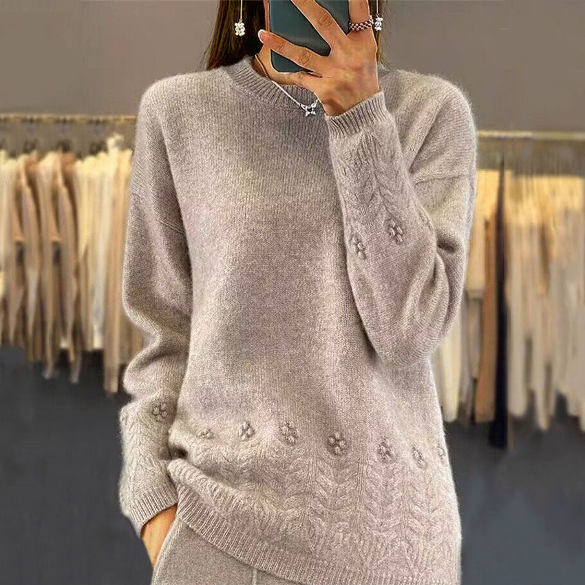 Pull floral élégant Talbot de Danoir Paris, en coton avec motif fleuri, porté sur mannequin.