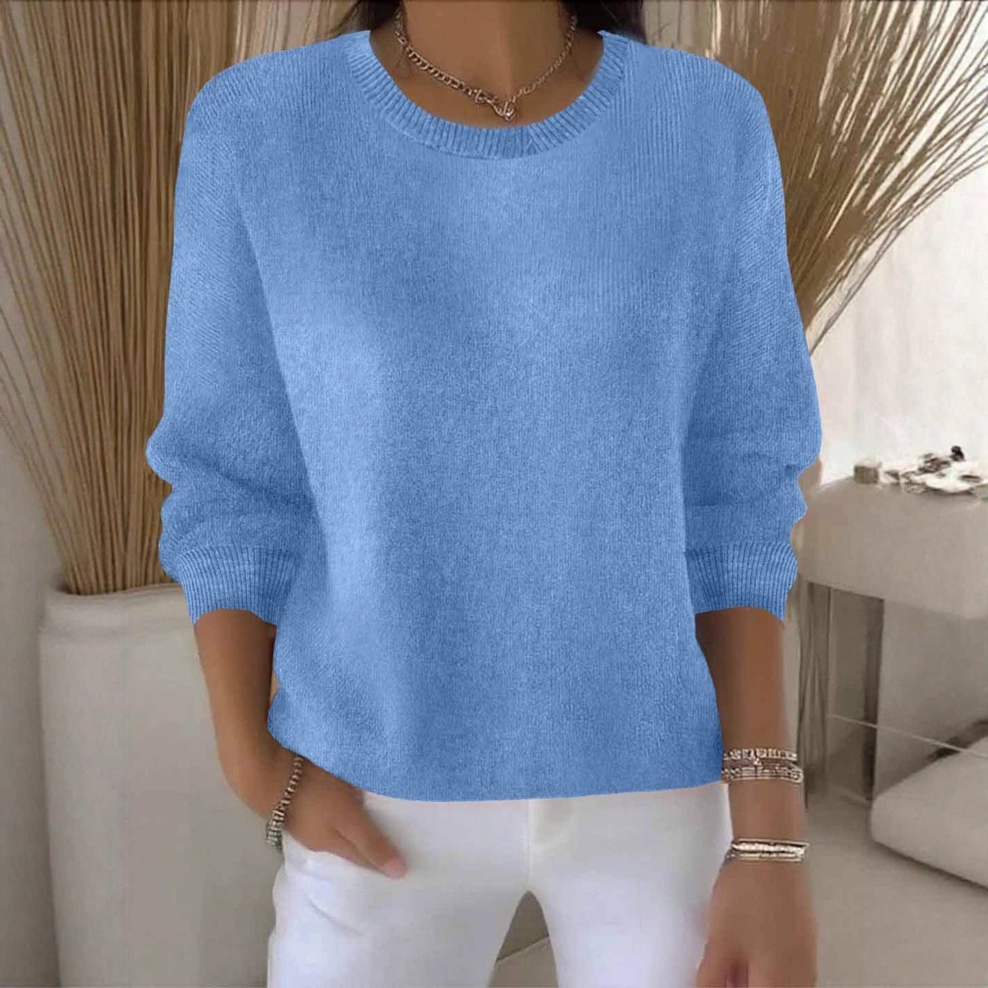 Pull décontracté et élégant Faylena de Danoir Paris, femme, en maille douce et confortable, couleur neutre.