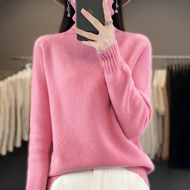 Pull cachemire chic Seraphine de Danoir Paris, douceur et élégance en moelleux tricot beige, vue rapprochée.