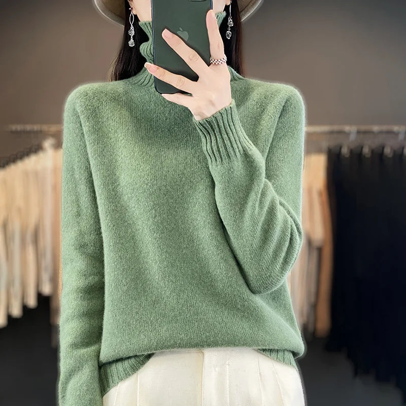 Pull en cachemire Seraphine de Danoir Paris, élégant et chaud, avec une coupe classique et des détails raffinés visible sur l'image.