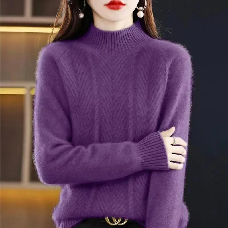Pull texturé en cachemire Isolde de Danoir Paris, en laine fine, avec un motif tissé élégant, porté sur un mannequin.