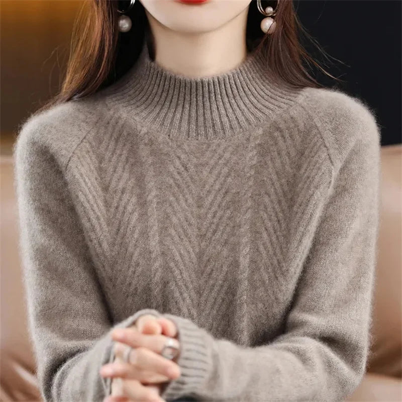 Pull en cachemire texturé Isolde de Danoir Paris, vue de face, montrant la texture douce et le design élégant en laine.