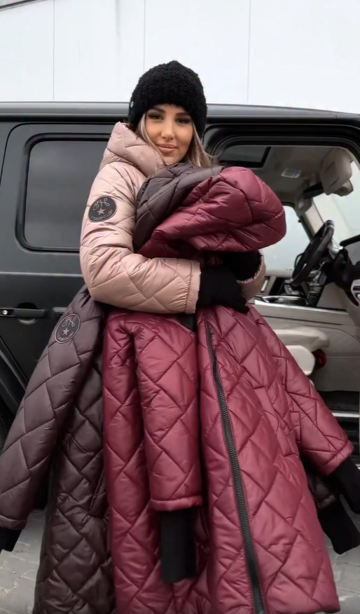 Veste élégante et chaude Bogna de Danoir Paris, vêtement d'hiver avec coupe sophistiquée en tissu noir.