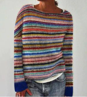 Pull vintage élégant Harper de Danoir Paris, en tissu doux, couleur neutre, porté sur mannequin.