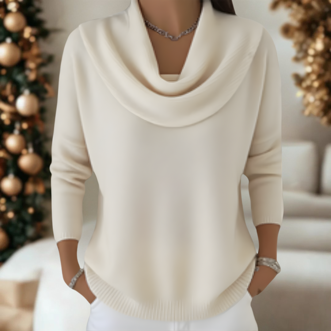 Pull en velours élégant Fiorella de Danoir Paris, couleur sophistiquée, détail en tissu doux, coupe tendance.
