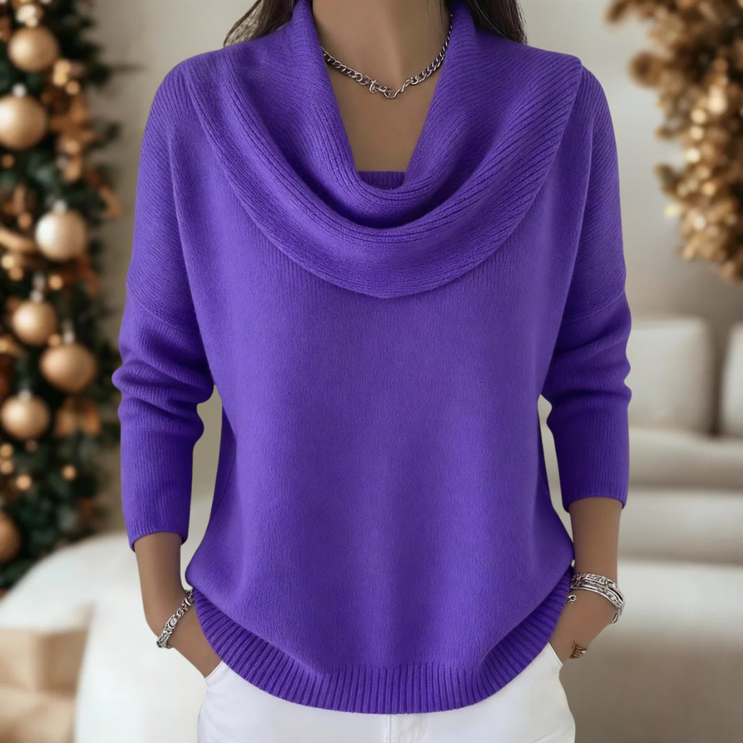 Pull en velours Fiorella Danoir Paris, élégant, couleur riche, porté sur un modèle, mise en scène sophistiquée.