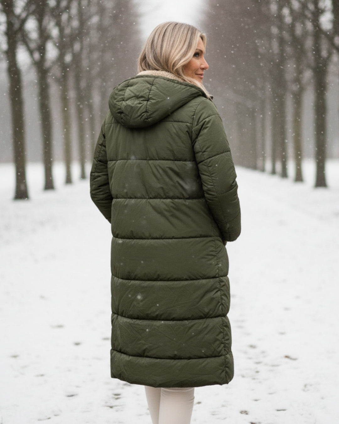 Manteau réversible élégant Danoir Paris Eleanor en vert olive, style sophistiqué et finition raffinée.