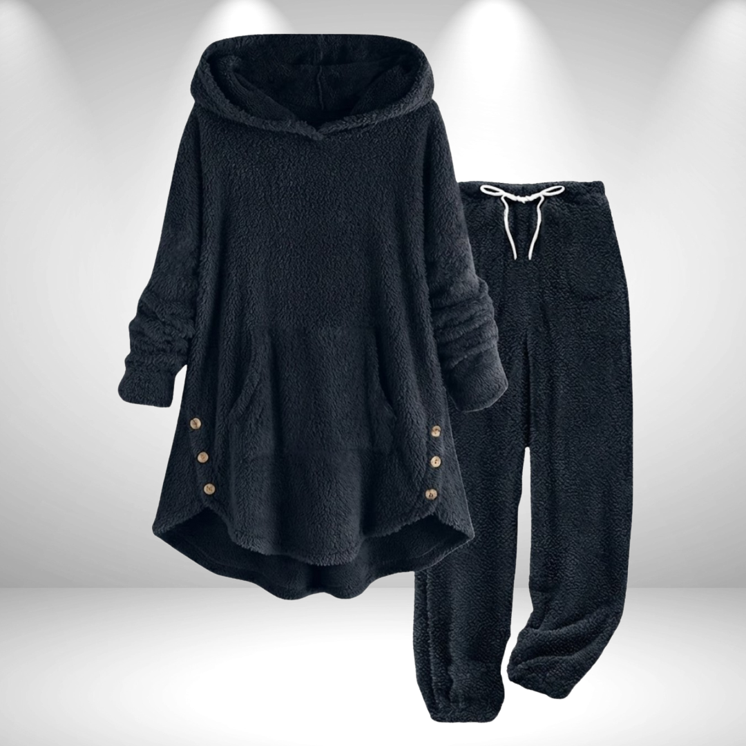 Ensemble ultra-douillet hiver Cressy de Danoir Paris, vêtements chauds en tissu épais pour femme, image de l'ensemble complet.