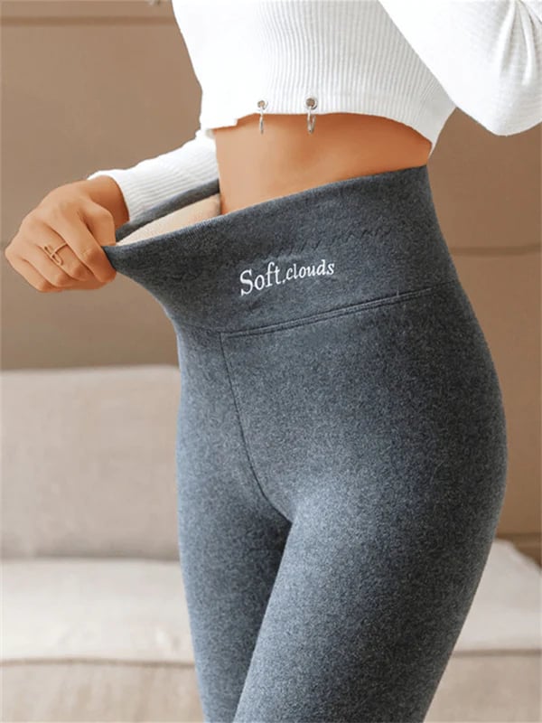 Pantalon hiver élégant Danoir Paris LaLune, coupe sophistiquée, tissu chaud et confortable pour femmes, vue frontale.