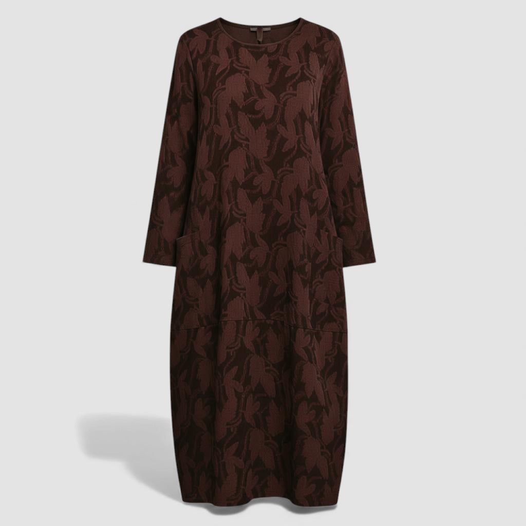 Robe aérée élégante Elvane de Danoir Paris avec détails légers et tissu fluide, vue en gros plan.