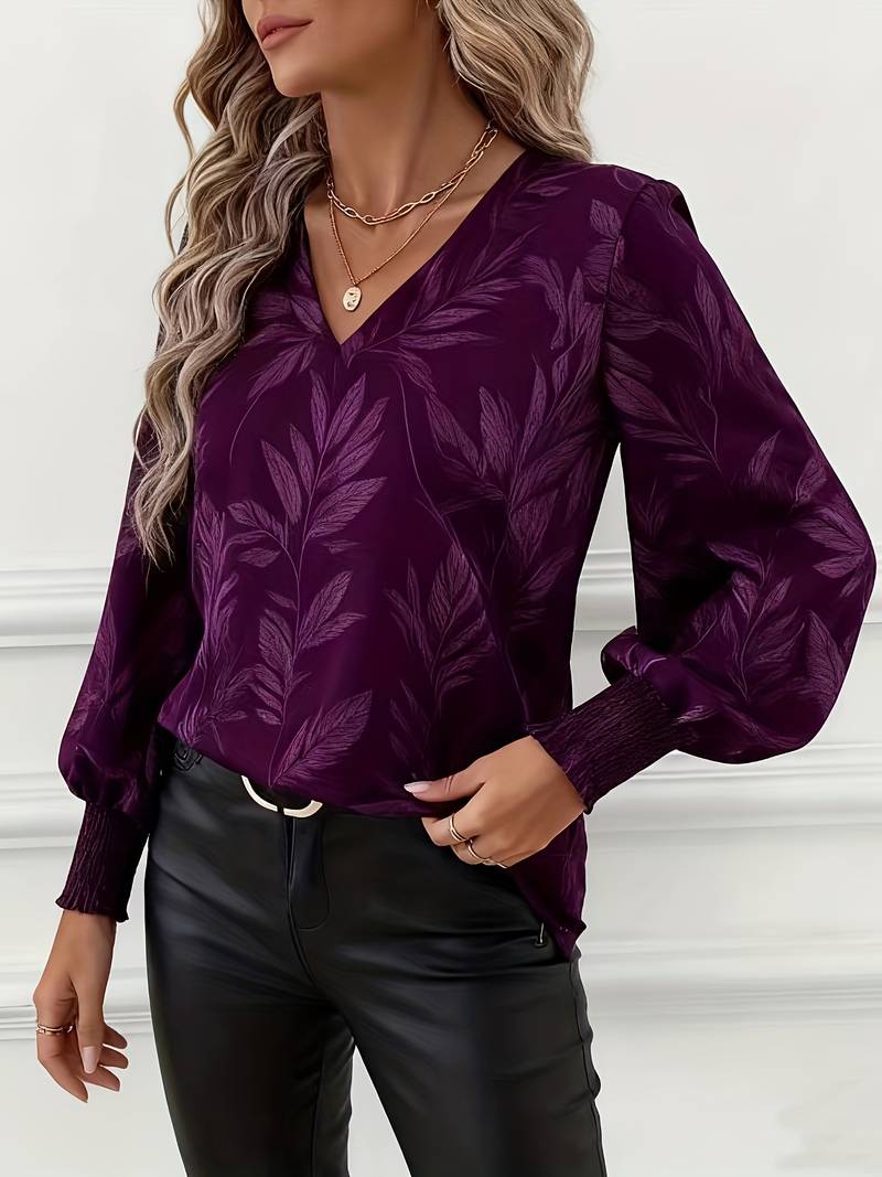 Blouse élégante Ruchama à imprimé feuillages de Danoir Paris, tissu fluide et style sophistiqué, vue de face.