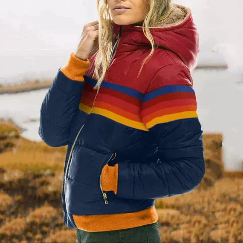 Doudoune Leah Danoir Paris Bleu foncé, élégante et confortable, vue de face, taille XS.