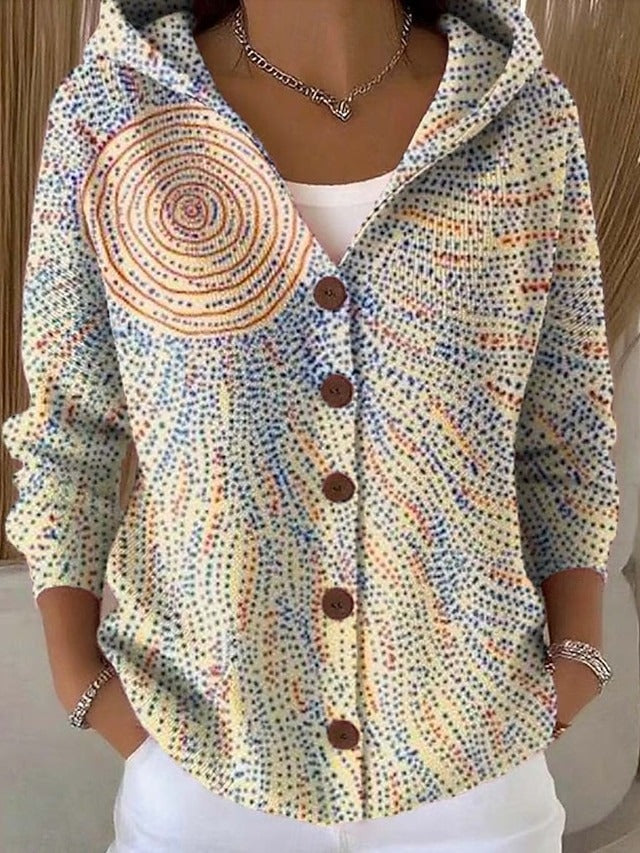 Cardigan long et douillet Danoir Paris Cassidy pour femmes, en tissu chaud et élégant, porté par une femme.