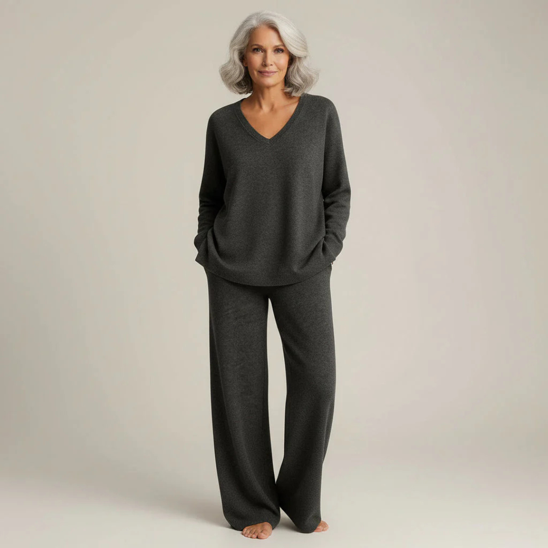 Ensemble confortable Anny de Danoir Paris, vêtement élégant et décontracté en tissu doux, porté sur mannequin.