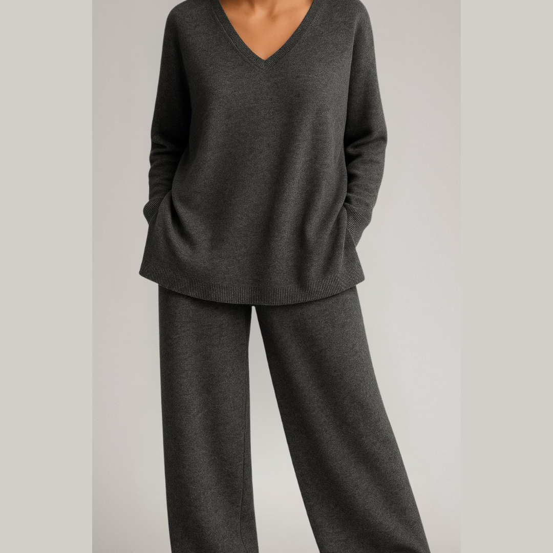 Ensemble chic et confortable Anny Danoir Paris, vêtements décontractés avec tissu doux et style élégant, vue de face.