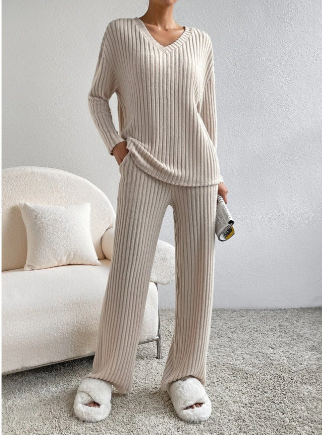 Ensemble décontracté Arabella de Danoir Paris, look élégant et confortable, en tissu doux avec détails modernes.