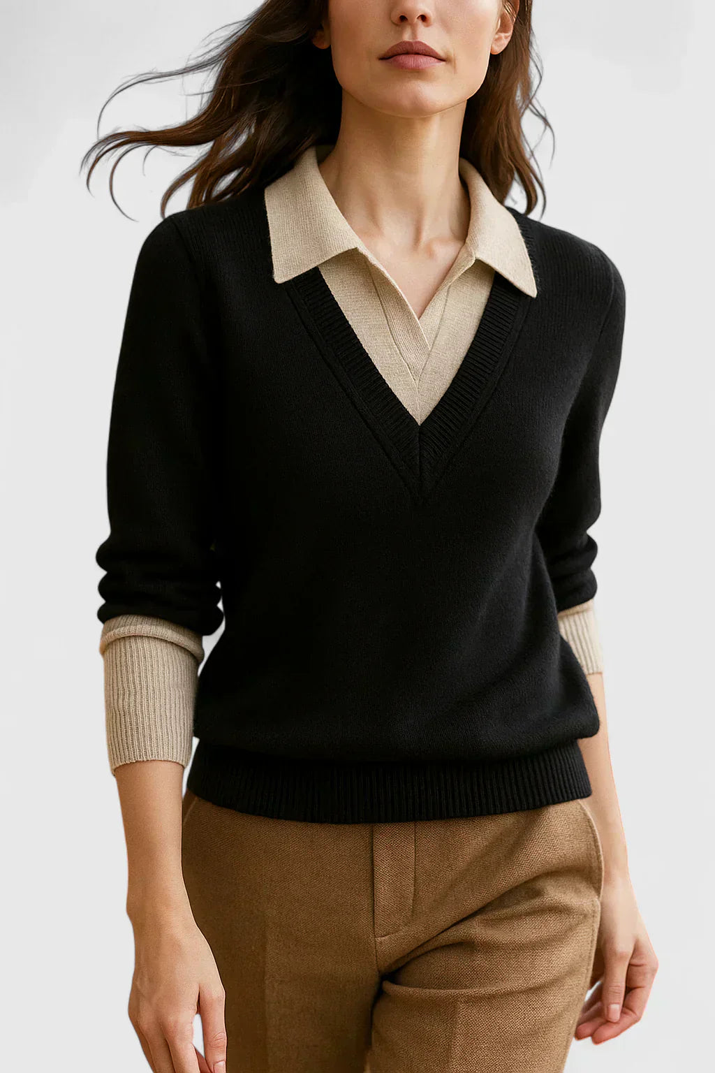Pull chic en cachemire Danoir Paris, modèle FR1558 Jovi, en couleur élégante, porté sur mannequin, détails raffinés visibles.