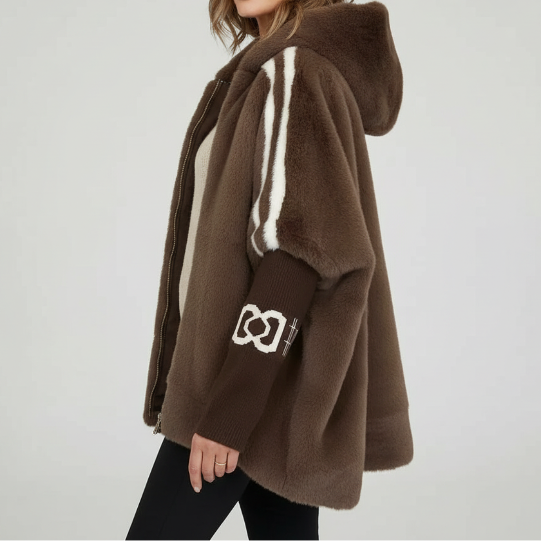 Veste hivernale chic Brielle de Danoir Paris, style élégant, couleur neutre, détails modernes, pour femmes, vue de face.