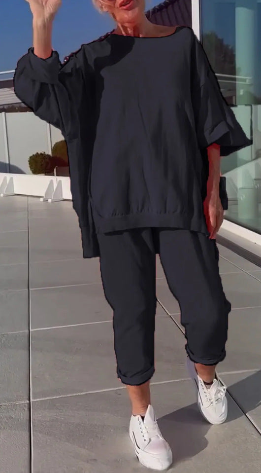Ensemble loungewear oversize Frieda de Danoir Paris, confortable et décontracté, en tissu doux, porté en gros plan.