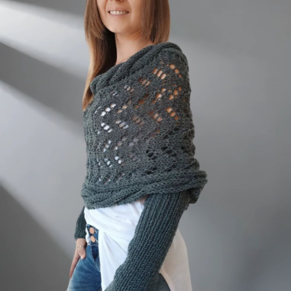 Châle tissé WarmWrap™ élégant de Danoir Paris, modèle FR860, avec motifs sophistiqués et finition soignée.