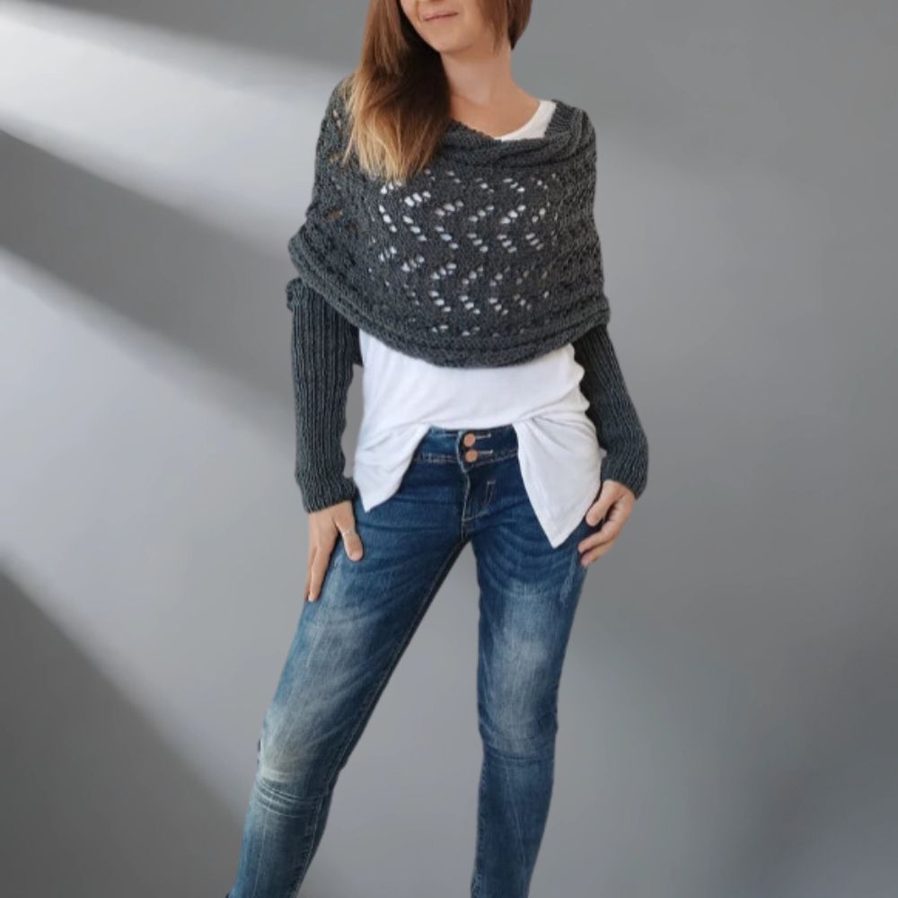Châle tissé WarmWrap™ de Danoir Paris, élégant accessoire d'hiver en tissu chaud et doux, porté enroulé autour du cou.
