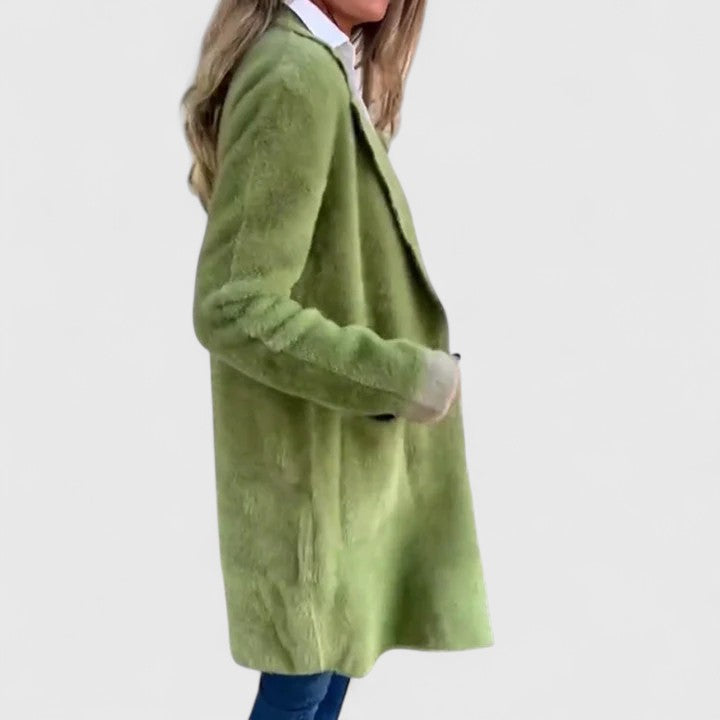 Manteau chic et chaleureux Sofie de Danoir Paris en vert, taille XL, avec coupe élégante et détails raffinés.