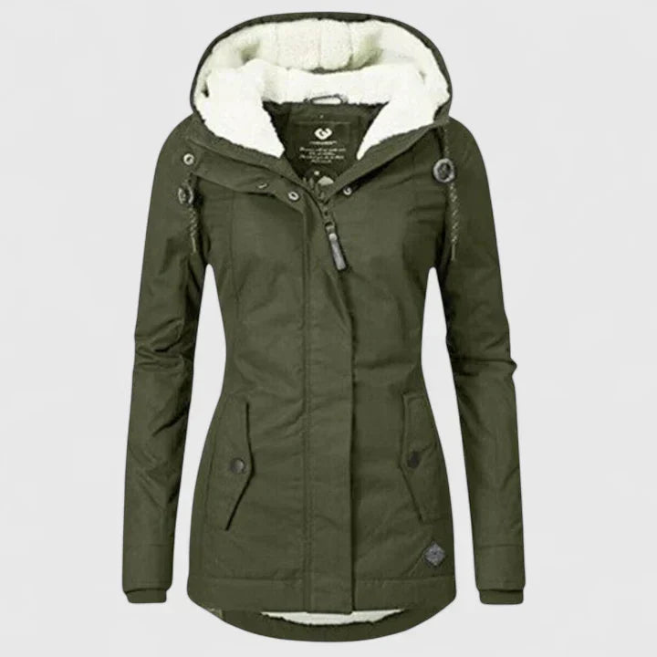 Manteau bleu Juliandra de Danoir Paris, chic et confortable, en tissu léger, porté sur mannequin.