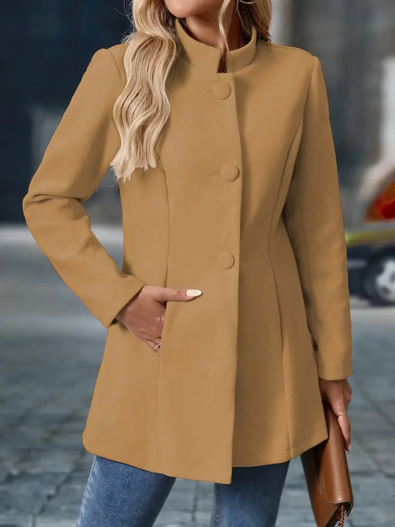 Veste élégante quotidienne Sofia de Danoir Paris en crème, style sophistiqué et tissu confortable pour un look chic.