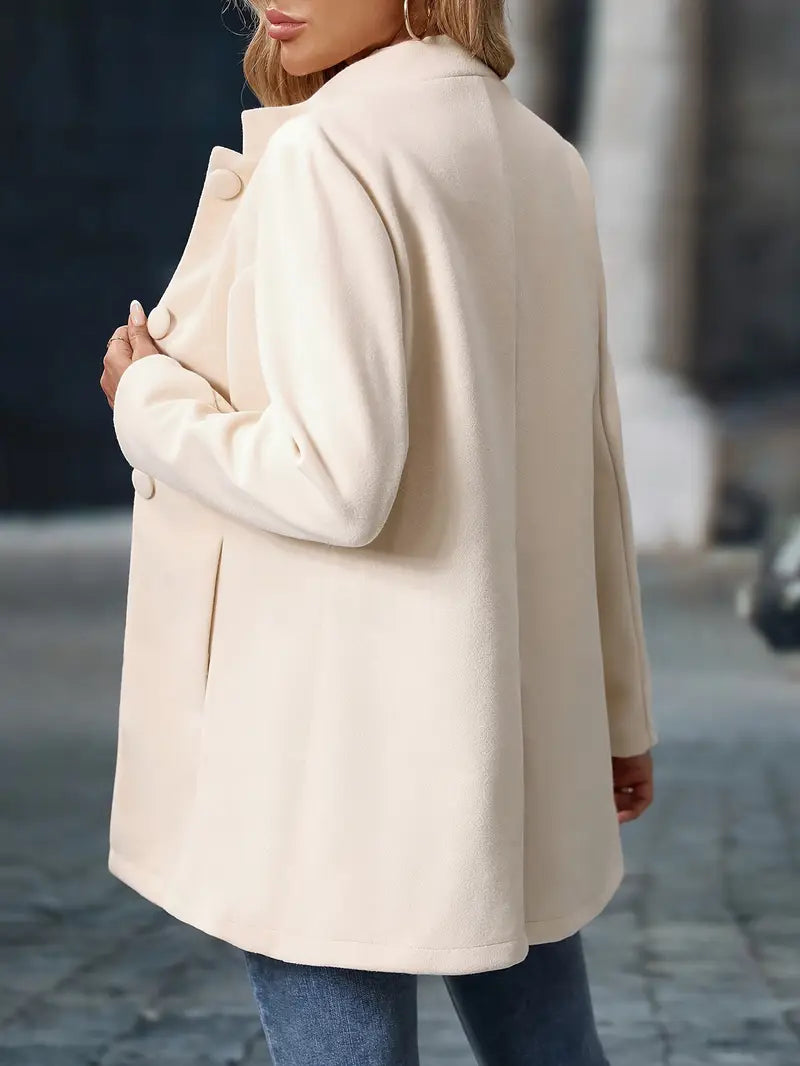 Veste élégante quotidienne Sofia de Danoir Paris en crème, style moderne et confortable pour un look chic.