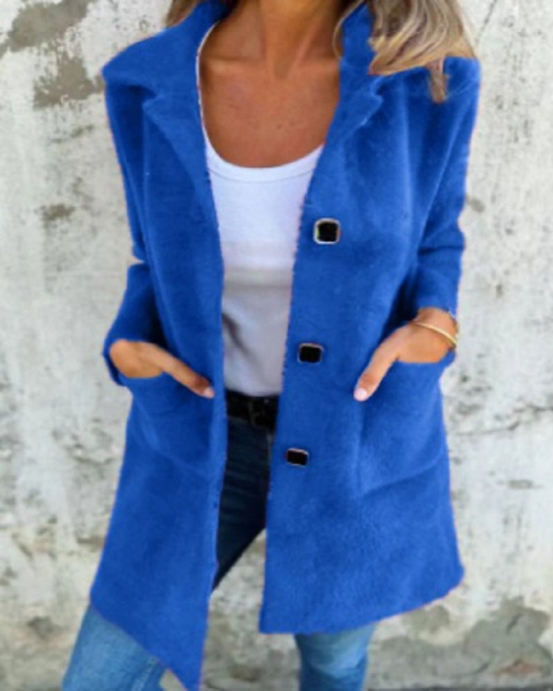 Manteau d'hiver élégant Salene FR903 de Danoir Paris en violet, avec coupe sophistiquée et détails modernes.