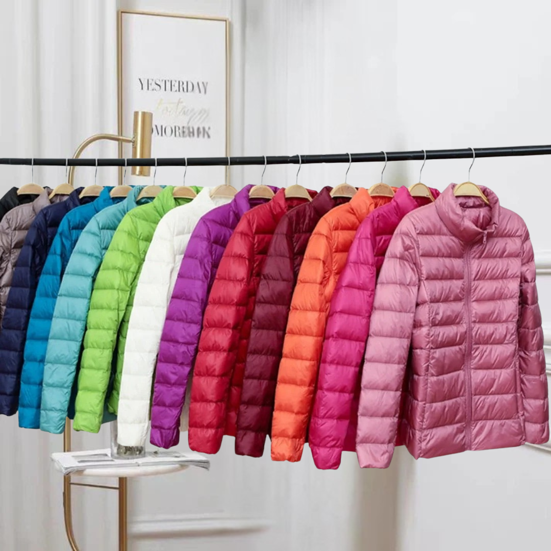 Veste ultra légère élégante Elin de Danoir Paris, style sophistiqué, en tissu fin, portée en extérieur, couleur neutre.