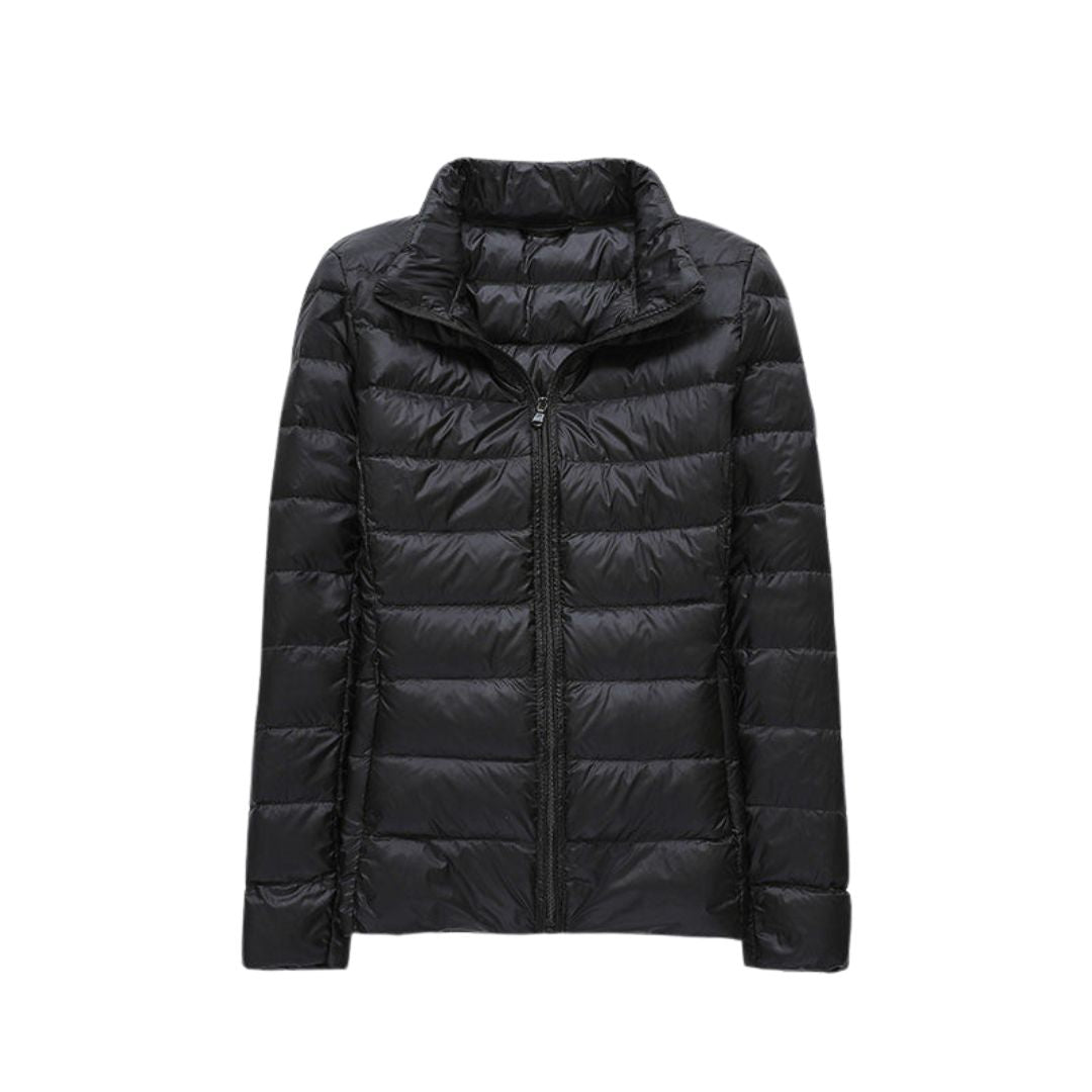 Veste ultra légère et élégante Danoir Paris Elin FR939, tissu fin, coupe moderne, couleur neutre, image montrant le détail du design