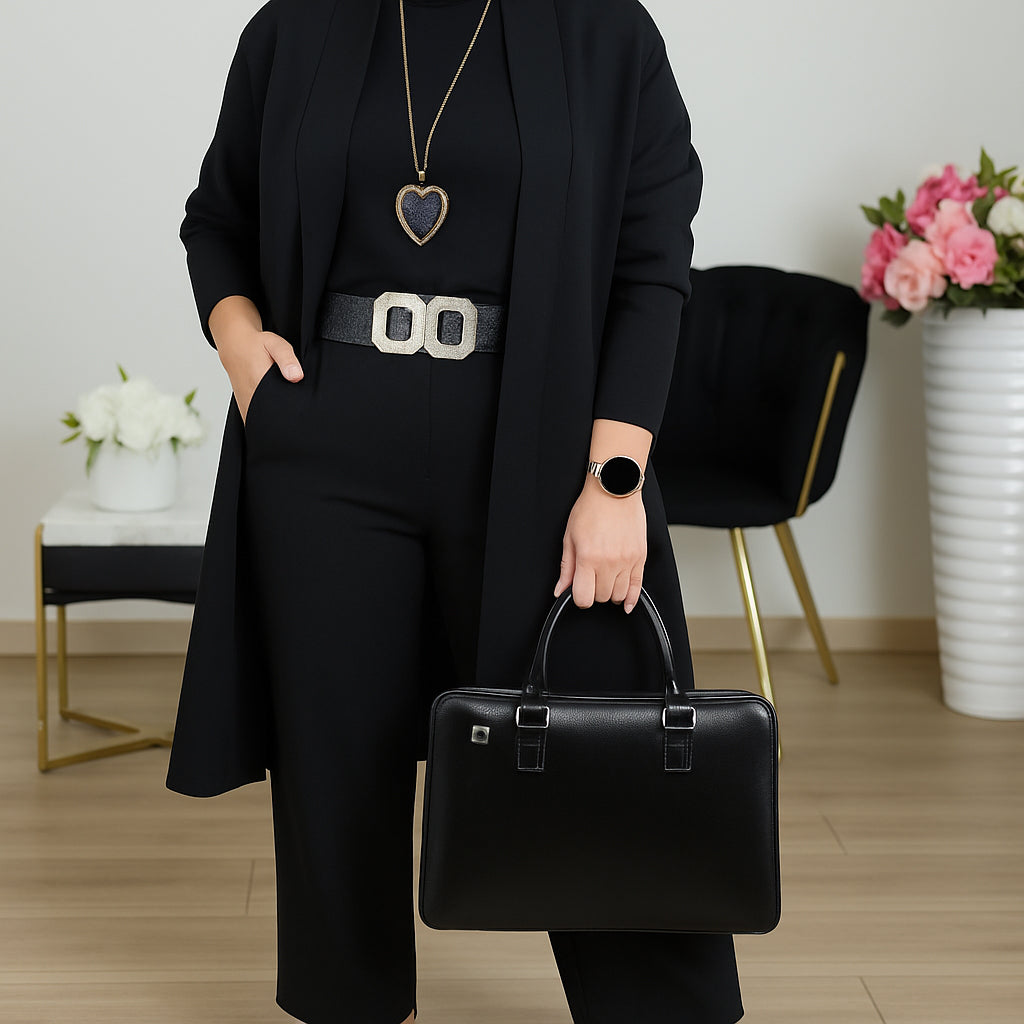 Ensemble élégant et confortable Brumello de Danoir Paris, vêtement tendance avec détails raffinés, porté sur mannequin.