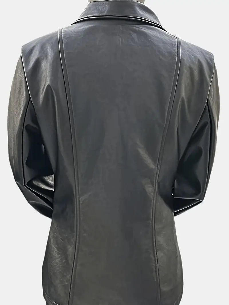 Veste décontractée élégante Danoir Paris Adelina FR949, coupe chic et tissu doux, portée en style casual.