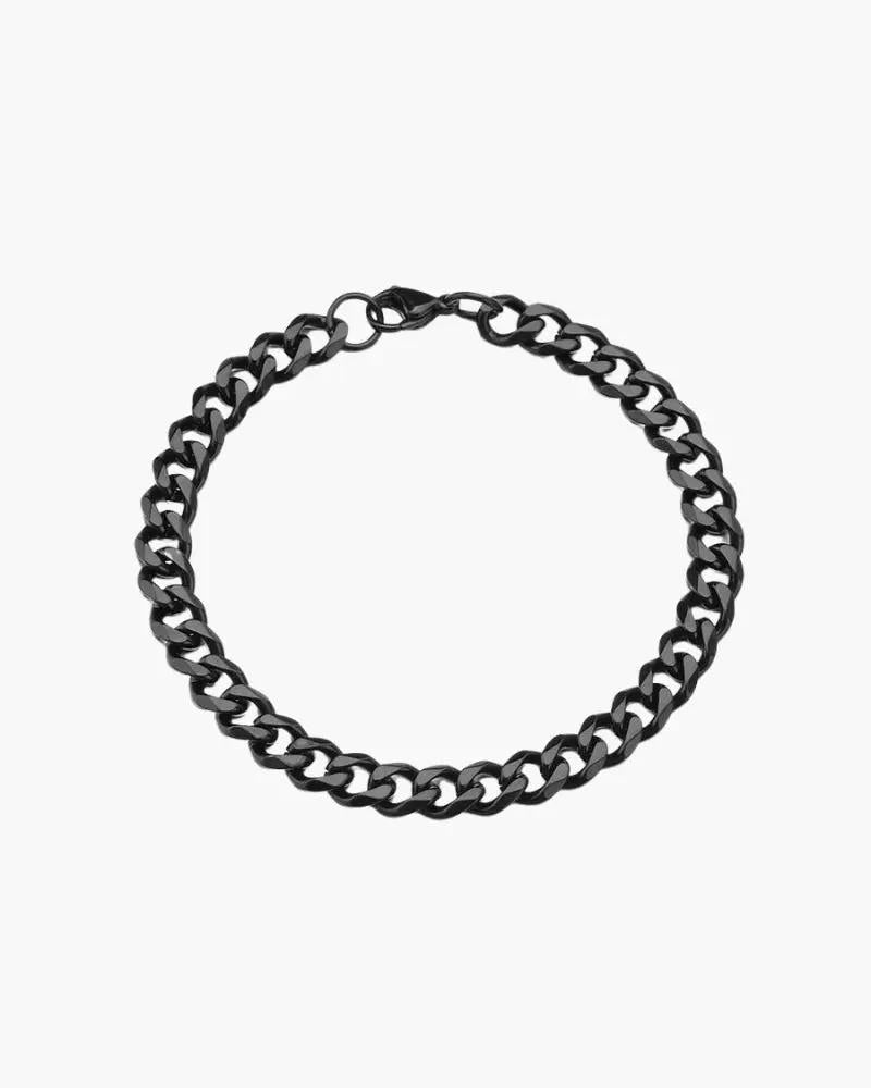 Bracelet chaîne Old Money en or de Danoir Paris, finition élégante 3 mm, visible en gros plan sur un fond neutre.