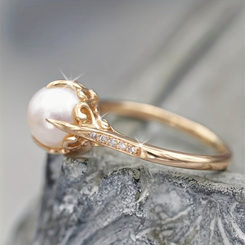 Bague délicate en perles et cristaux de Danoir Paris, bijou élégant avec perles blanches et cristaux scintillants.