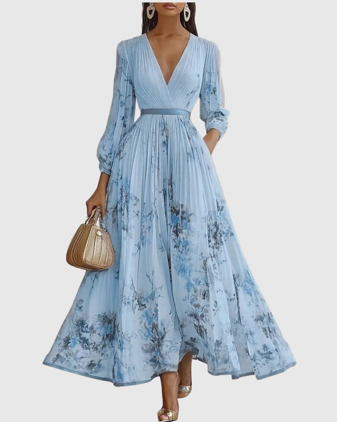 Robe longue plissée élégante Rowella de Danoir Paris en vert, vue de face sur mannequin, tissu fluide et silhouette sophistiquée
