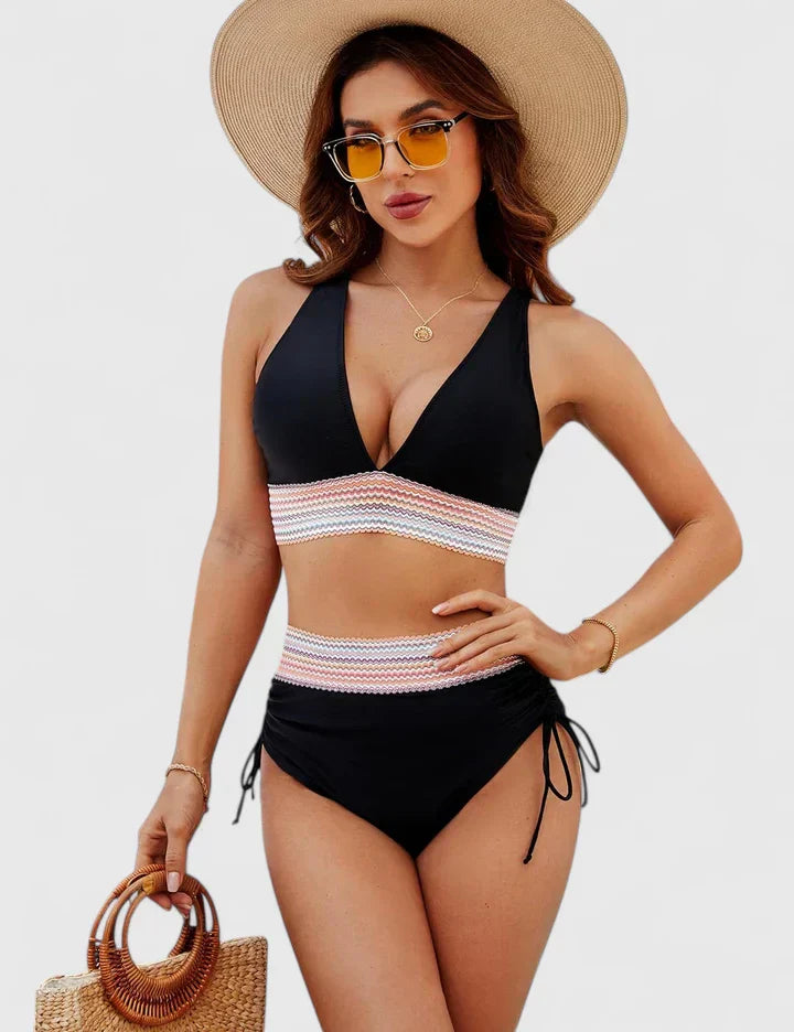 Ensemble bikini élégant vert Jayzelliah de Danoir Paris, tissu léger et design féminin, parfait pour la plage ou la piscine.