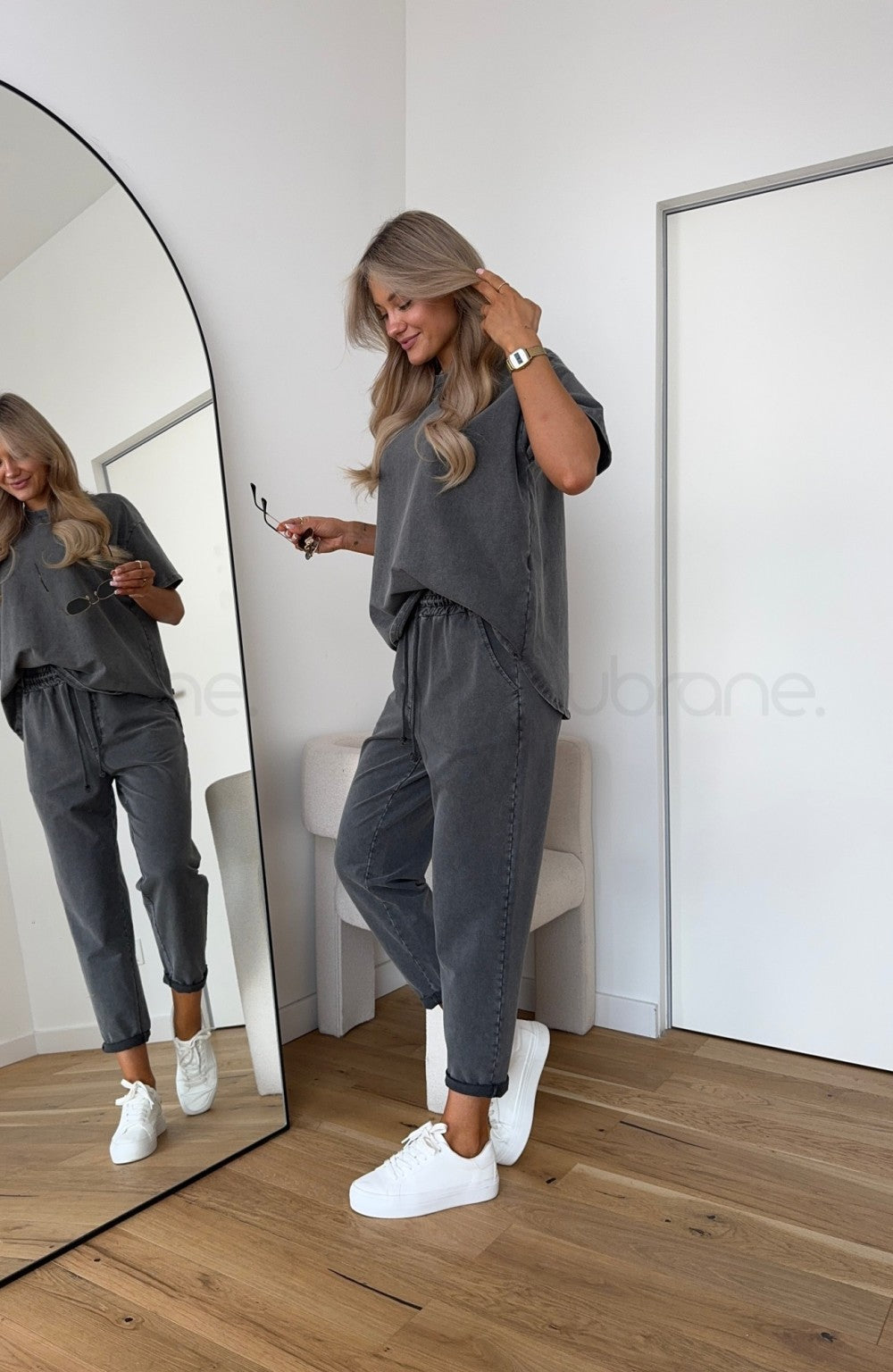 Ensemble coordonné Eden de Danoir Paris, confortable, composé d'un haut et d'un pantalon en tissu doux, vue de l'ensemble.