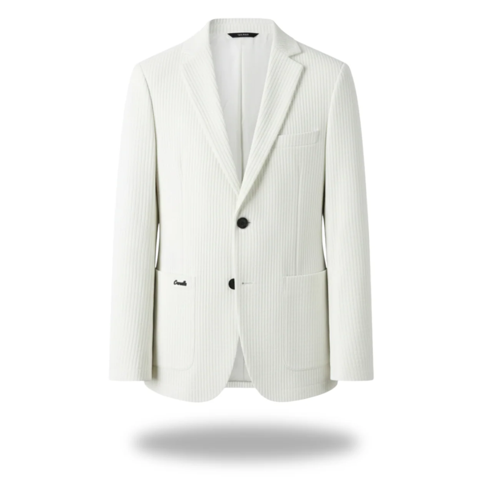 Blazer Danoir Paris pour hommes, coupe ajustée, en tissu noir, porté avec chemise blanche et pantalon élégant.