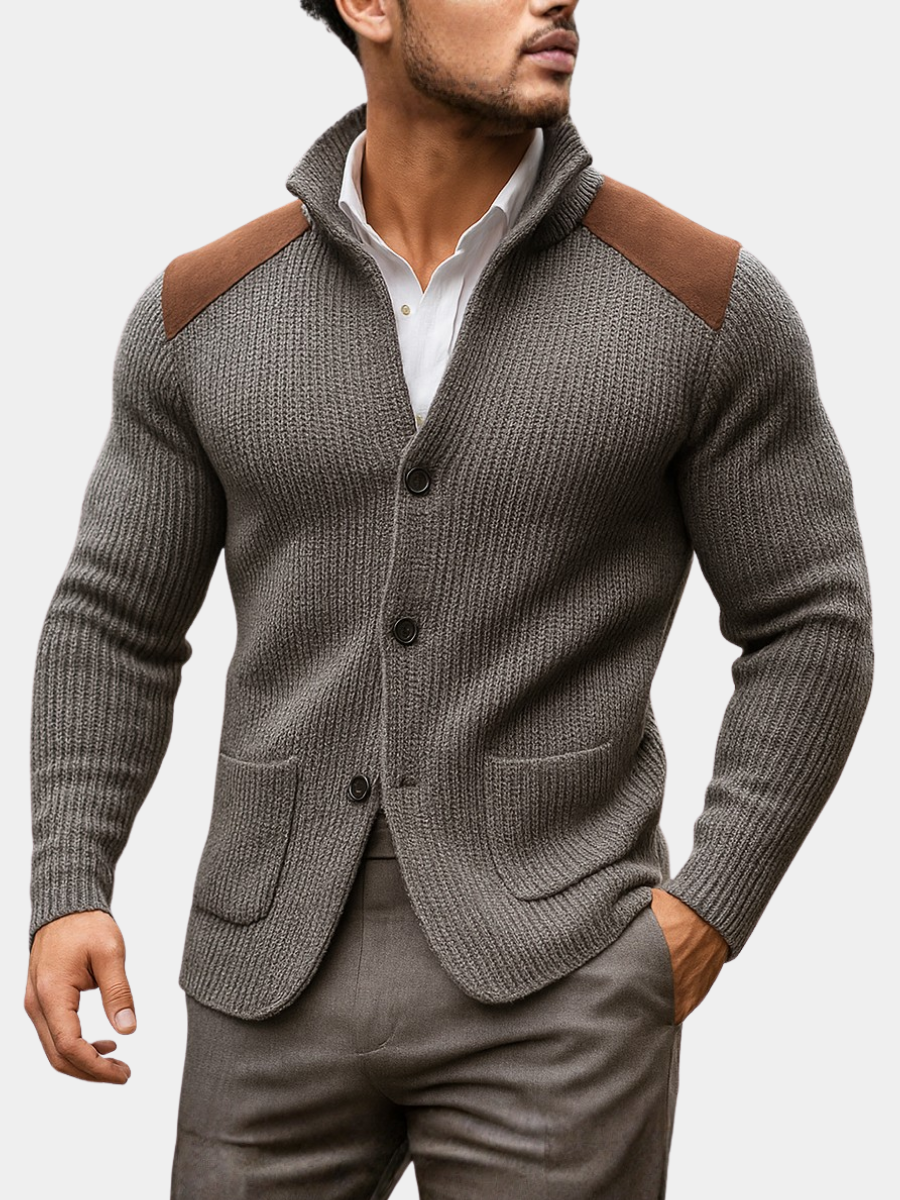 Blazer en maille texturée Danoir Paris, coupe élégante, couleur neutre, porté sur un mannequin, fond simple.