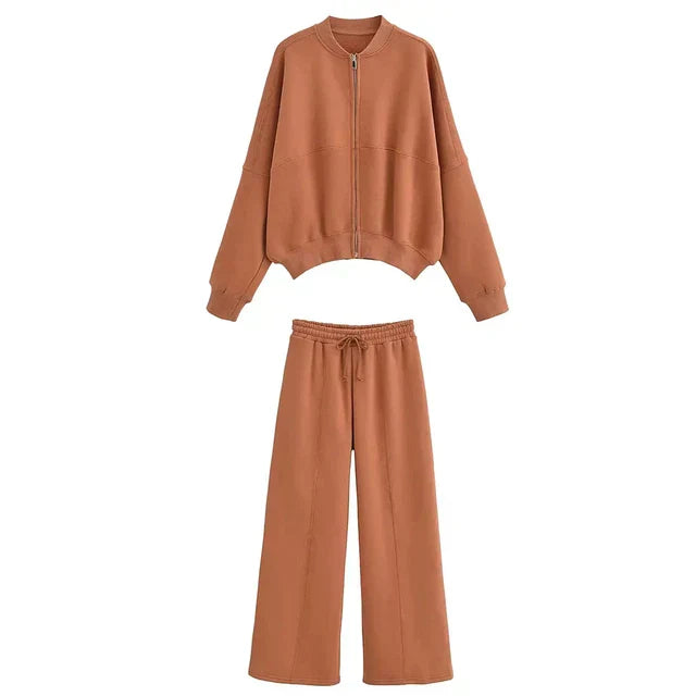 Veste bomber tendance Danoir Paris pour femmes avec sweat-shirt chaud et pantalon taille haute, ensemble d'hiver en fleece stretch.