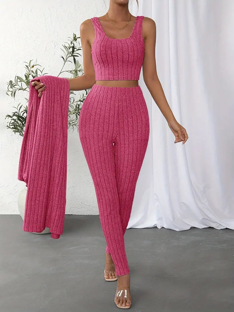 Ensemble côtelé chic Solène de Danoir Paris, haut et pantalon en tissu côtelé beige, porté sur mannequin.