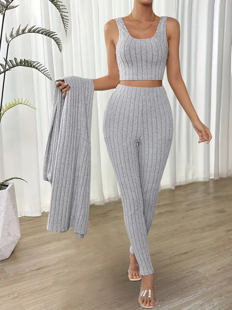 Ensemble côtelé chic Solène de Danoir Paris, haut et pantalon en tissu côtelé sophistiqué, vue rapprochée de la tenue.