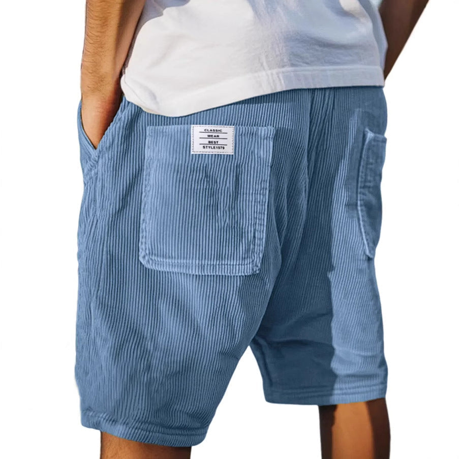 Short velours chic Victor de Danoir Paris, vue en gros plan, tissu velours doux et élégant, couleur neutre.