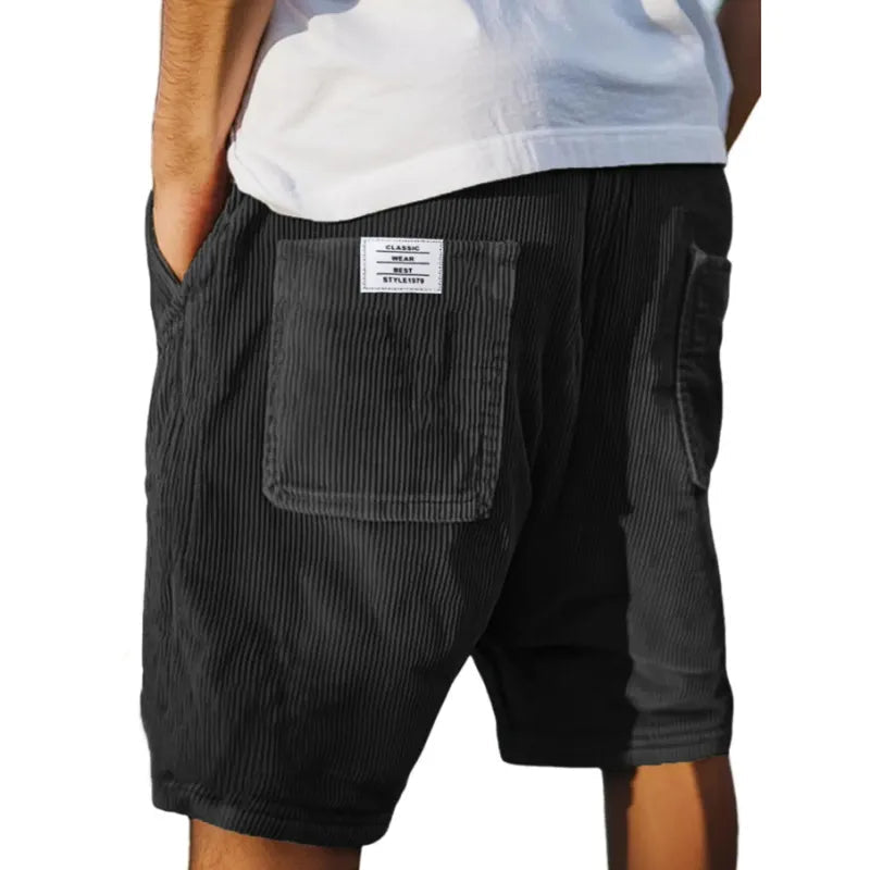 Short velours chic Victor de Danoir Paris, vêtement élégant en velours avec coupe moderne, image montrant la texture et la couleur du tissu